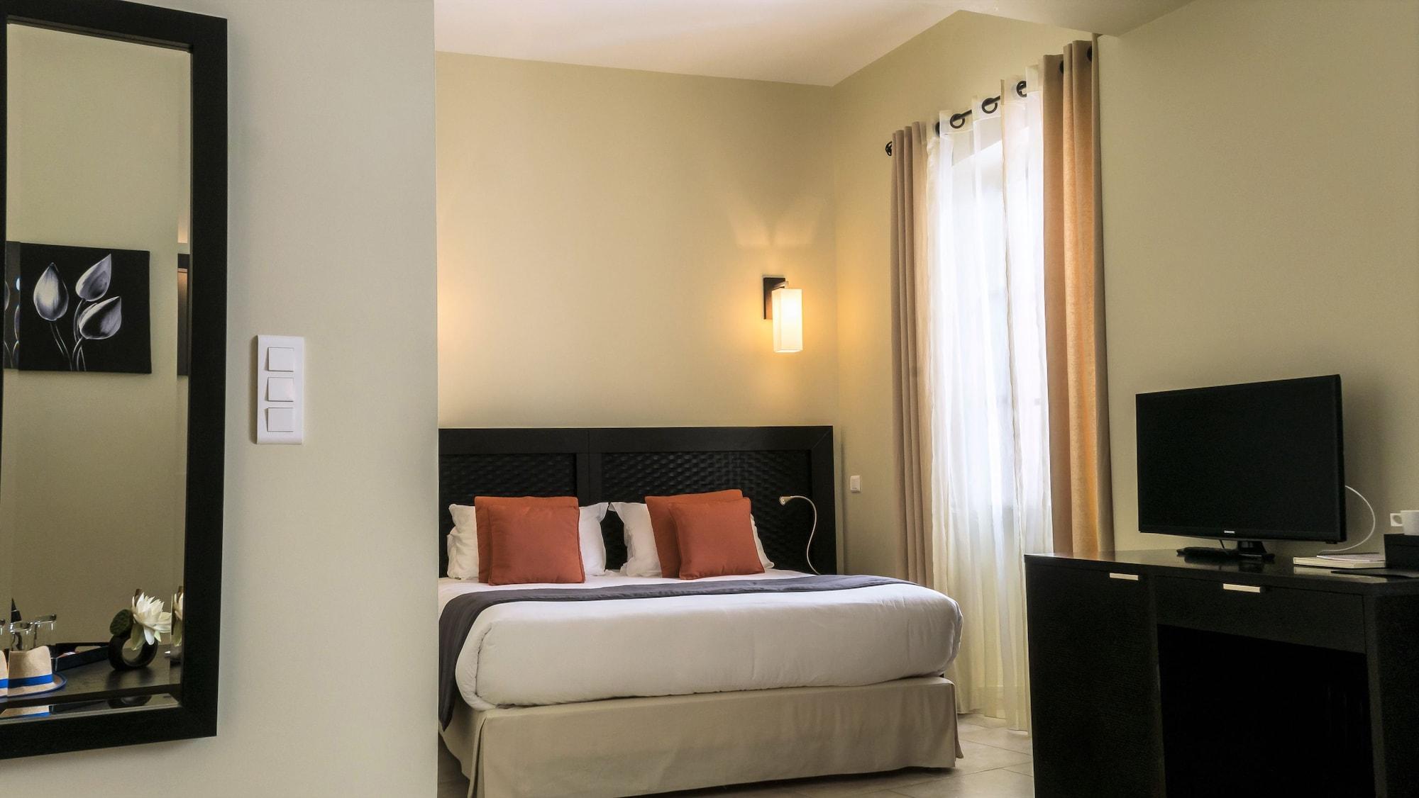 Perla Rossa Hotel LʼÎle-Rousse Eksteriør billede
